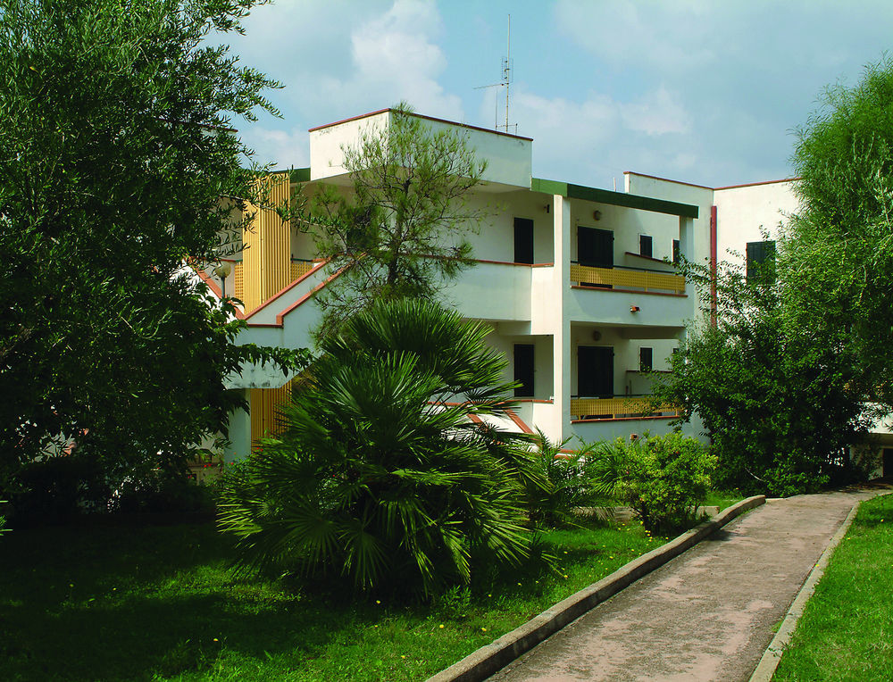 Hotel Villaggio Costa Ripa Rodi Garganico Exterior foto